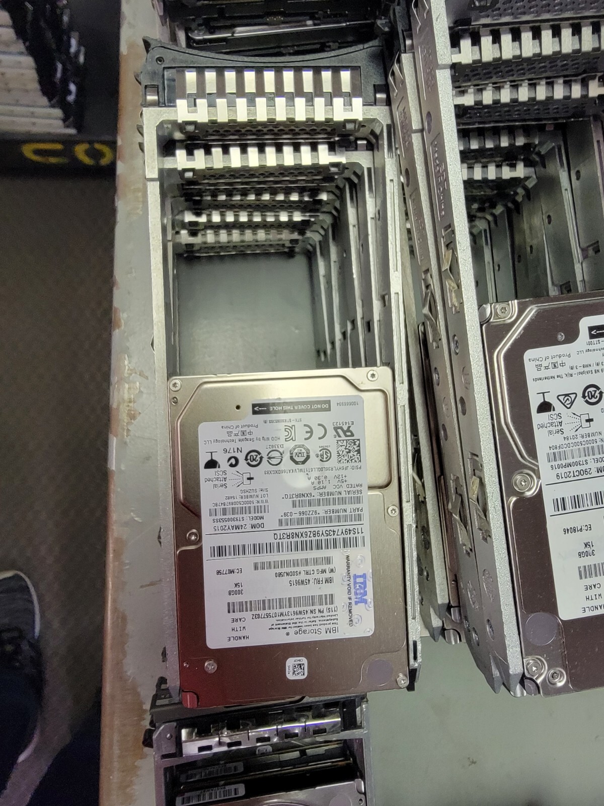 IBM 300GB SFF SAS DS8HS 15K 6G HDD 01NN794 45W9615 45W9613 49Y7435 IBM 300GB SFF SAS DS8HS 15K 6G HDD 01NN794 45W9615 45W9613 49Y7435