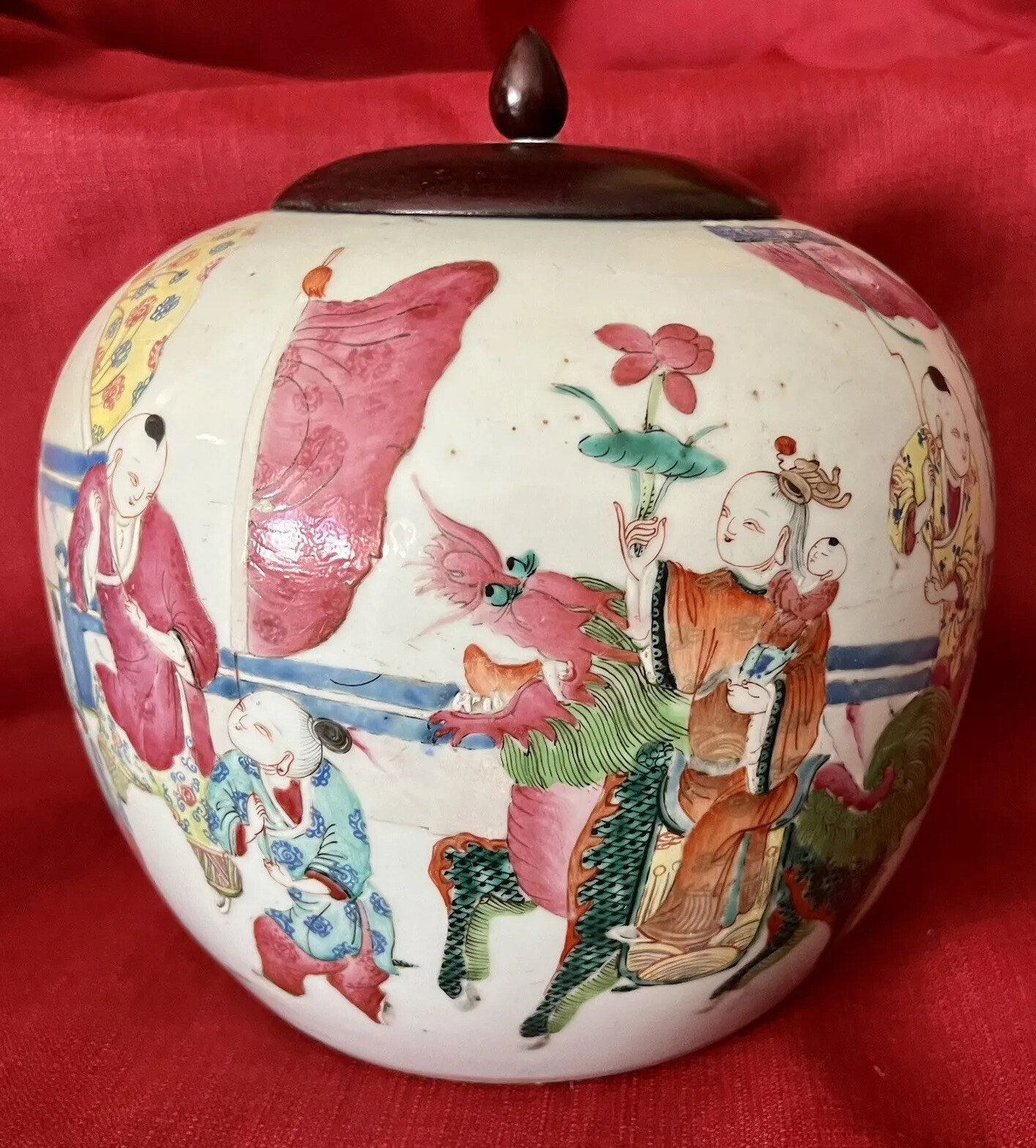 QING DYNASTY FIGURAL FAMILLE ROSE PORCELAIN JAR MUSEUM QUALITY ca 18-19c