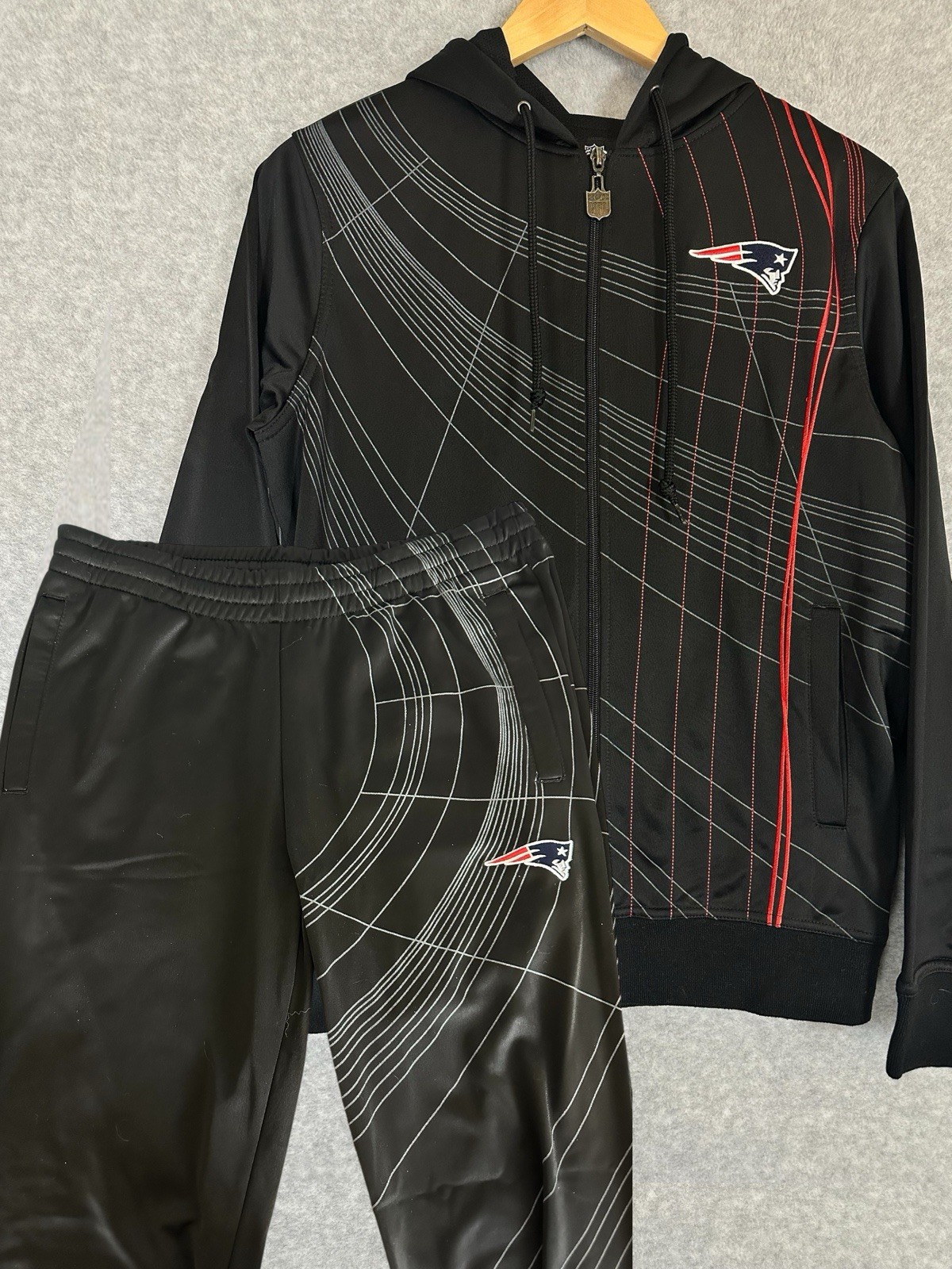 New England Patriots Track Suit Jacket Pants Set NFL Pro Line Size Small Logo