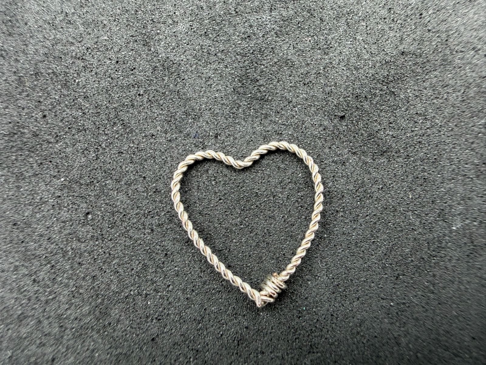 0.14g Vintage Sterling Silver 925 Twisted Rope Heart Pendant Love Shape