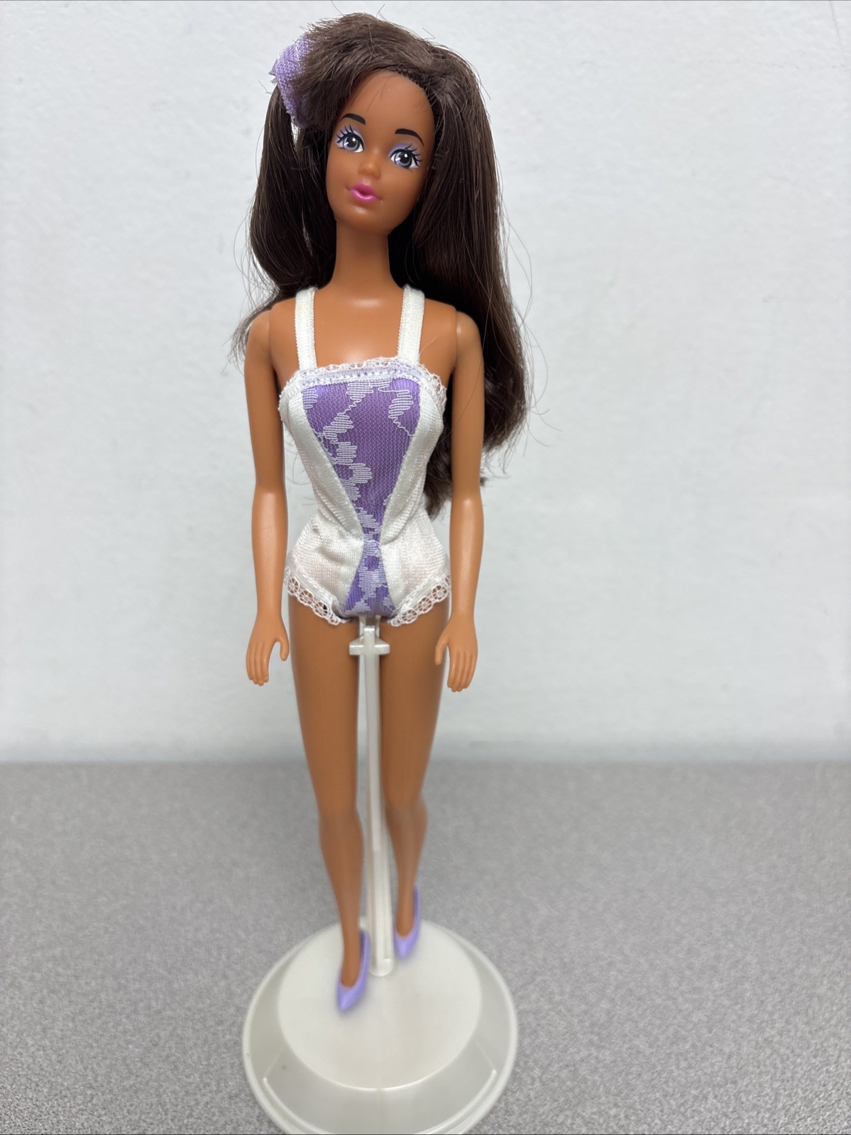 Vintage 1990 Fashion Play Barbie Doll Hispanic Latina Lavender Eyes Mattel #5954