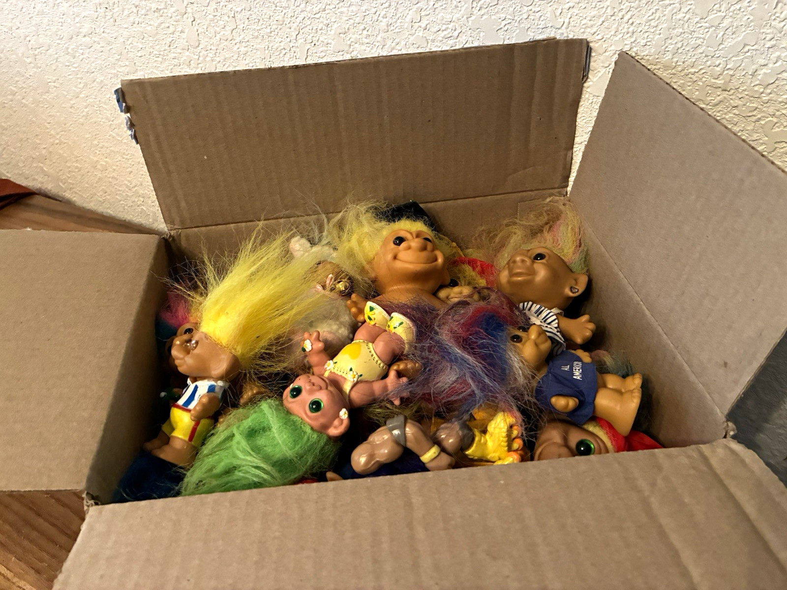 Flaws Vintage box of 14 trolls messy hair/ needs cleaned. Marks/Wear from age. 