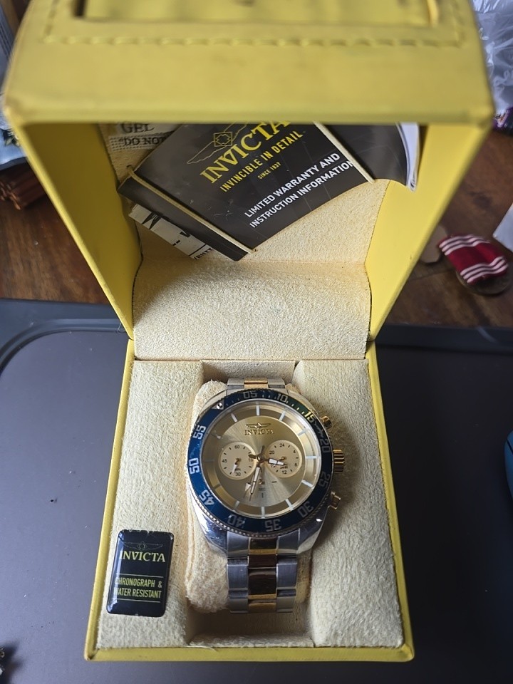 Invicta Men\'s Analog Blue Dial Chronograph Stainless Steel Bracelet w/ Box