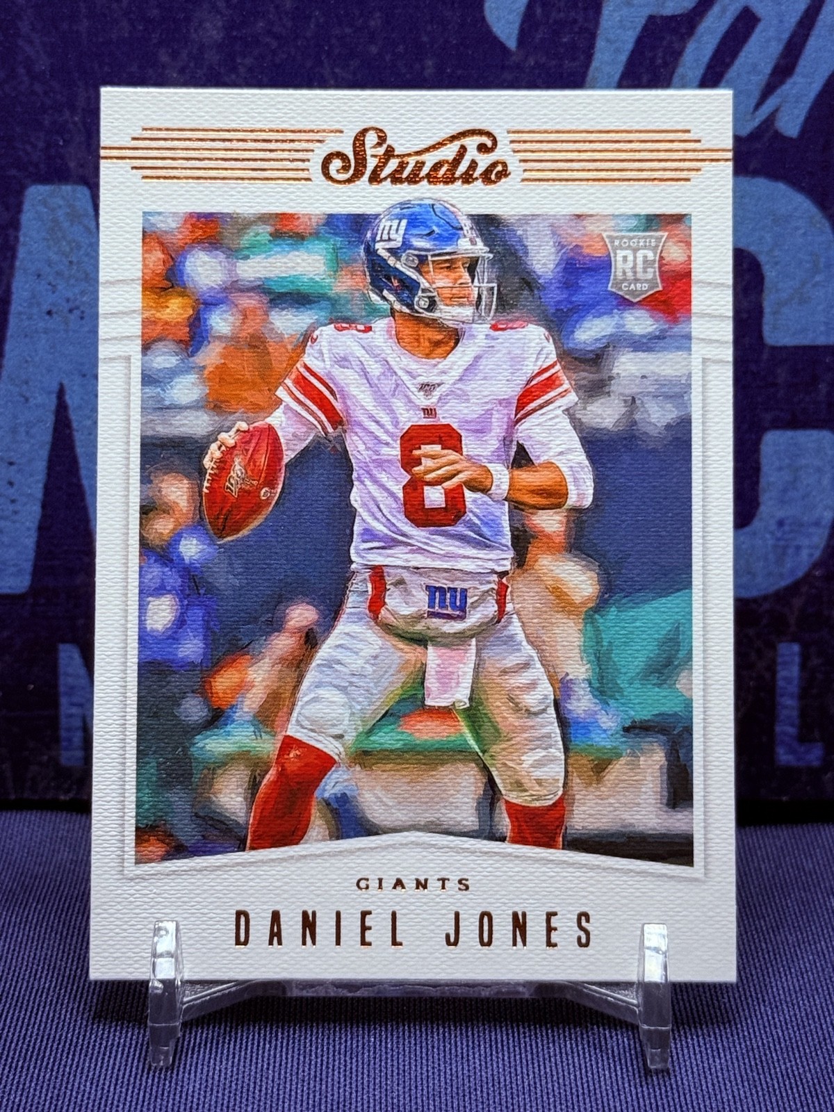 2019 Panini Chronicles - Studio Daniel Jones #S3 (RC) 2019 Panini Chronicles - Studio Daniel Jones #S3 (RC)