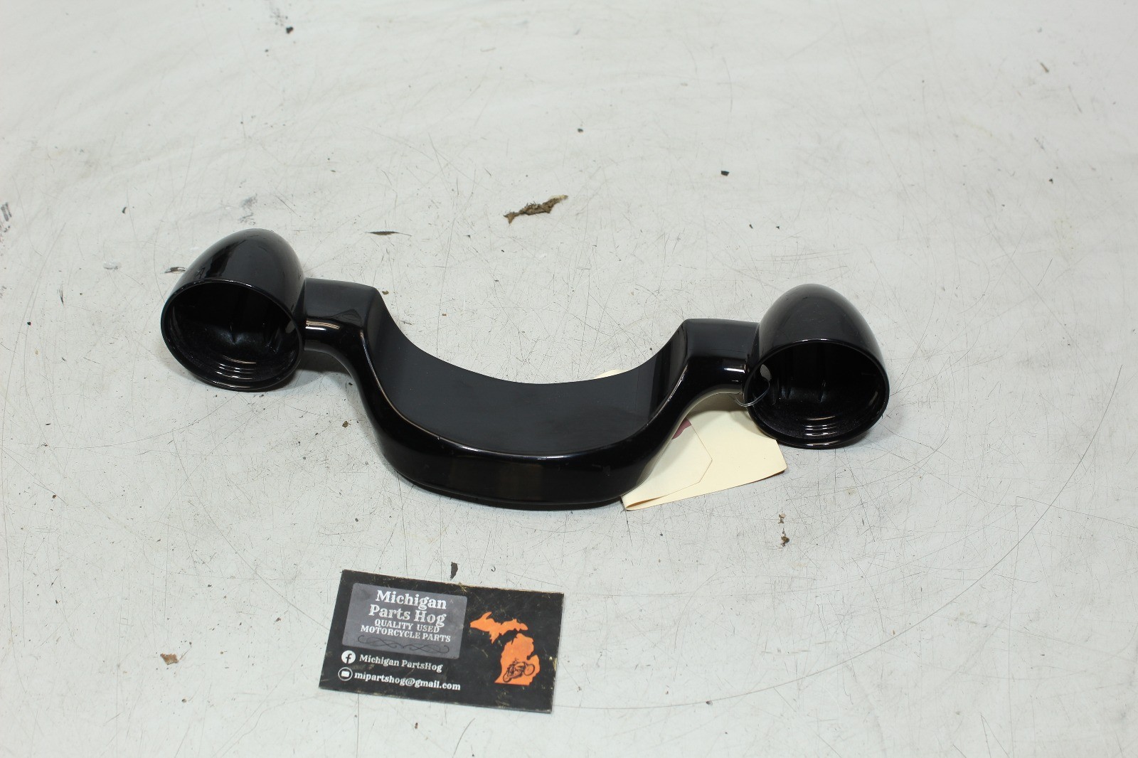 06-15 Harley Street Glide OEM Rear Turn Signal Bar Mount Bullet Black