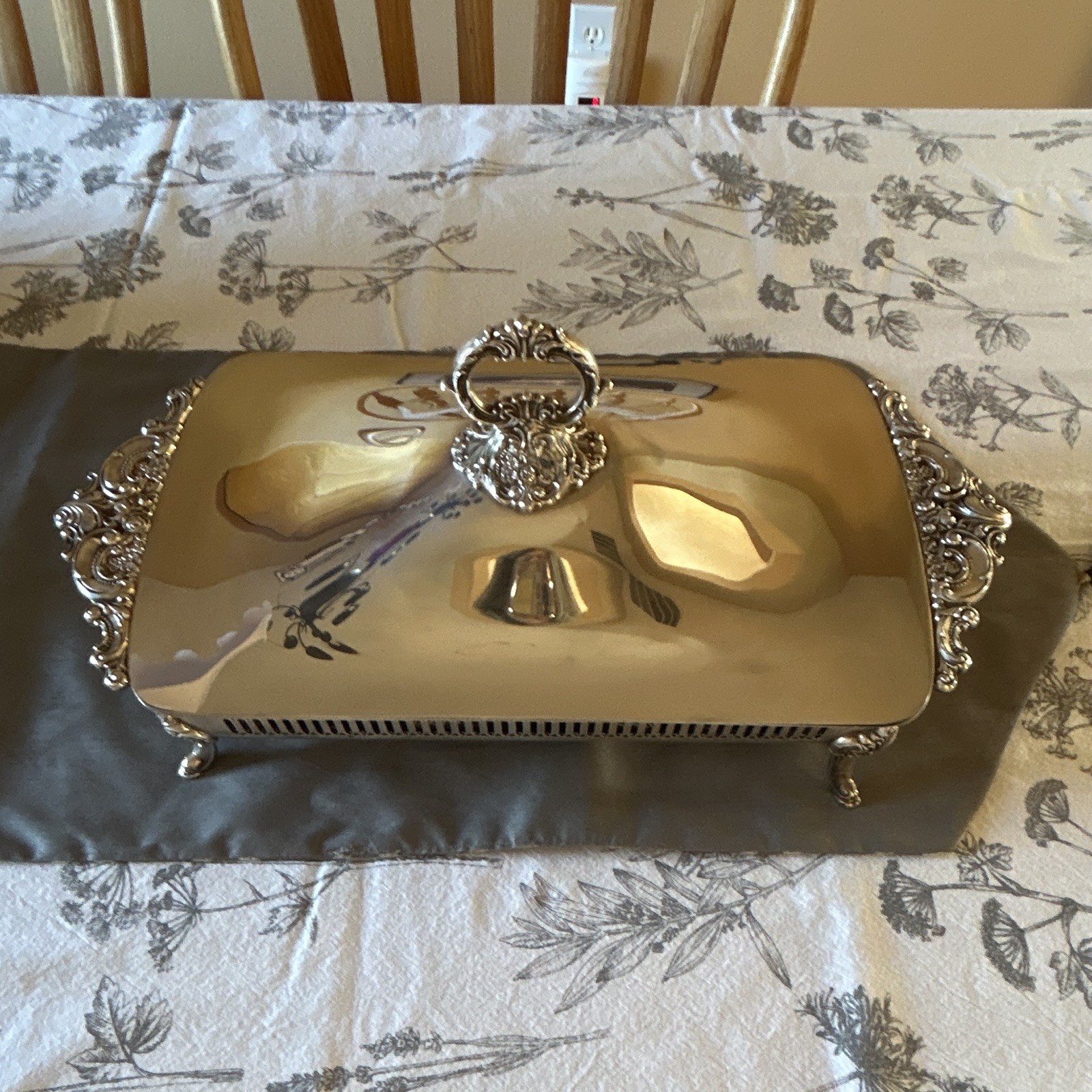 Vintage Wallace Baroque Silverplate Chafing Ornate Buffet Server Pyrex Insert