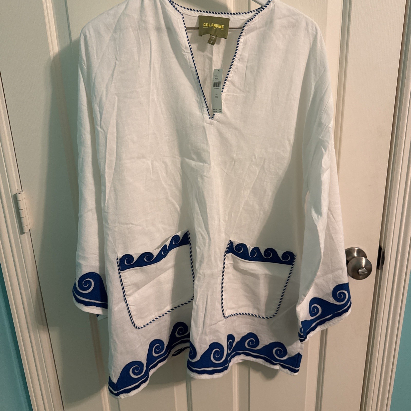NWT Celandine White Size One Size Tunic Long Sleeve Dress Cover -Up Embroidered