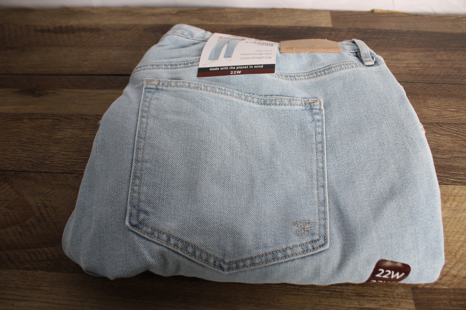 NWT Seven7 Women's Plus Size Loose Straight Leg Jeans High Rise 20W, 22W, 24W