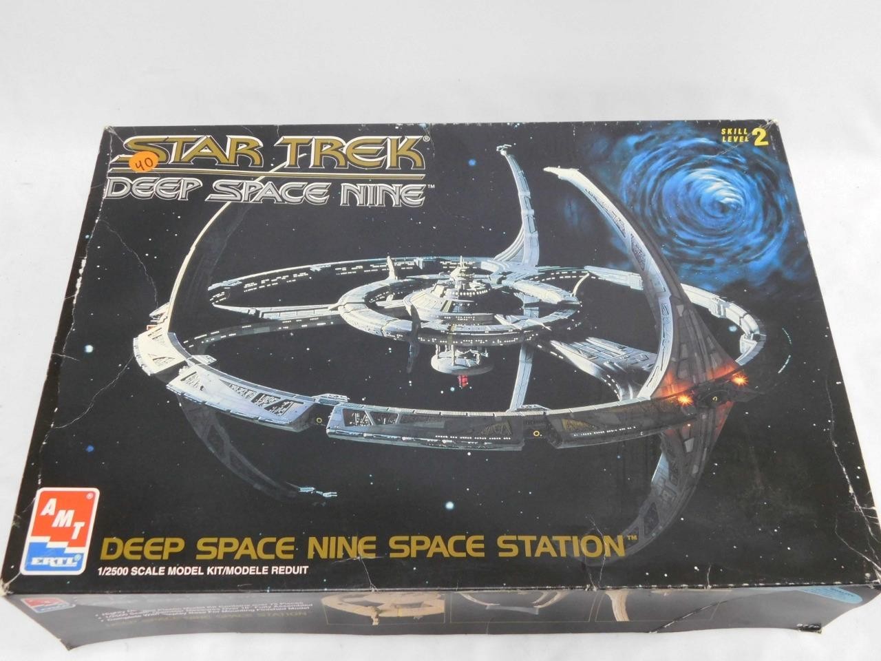1/2500 AMT ERTL Star Trek Deep Space Nine Space Station Plastic Model Kit