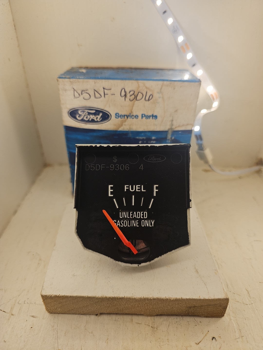 VINTAGE NOS OEM 1979-1981 FORD MUSTANG FUEL GAUGE D5DF-9306