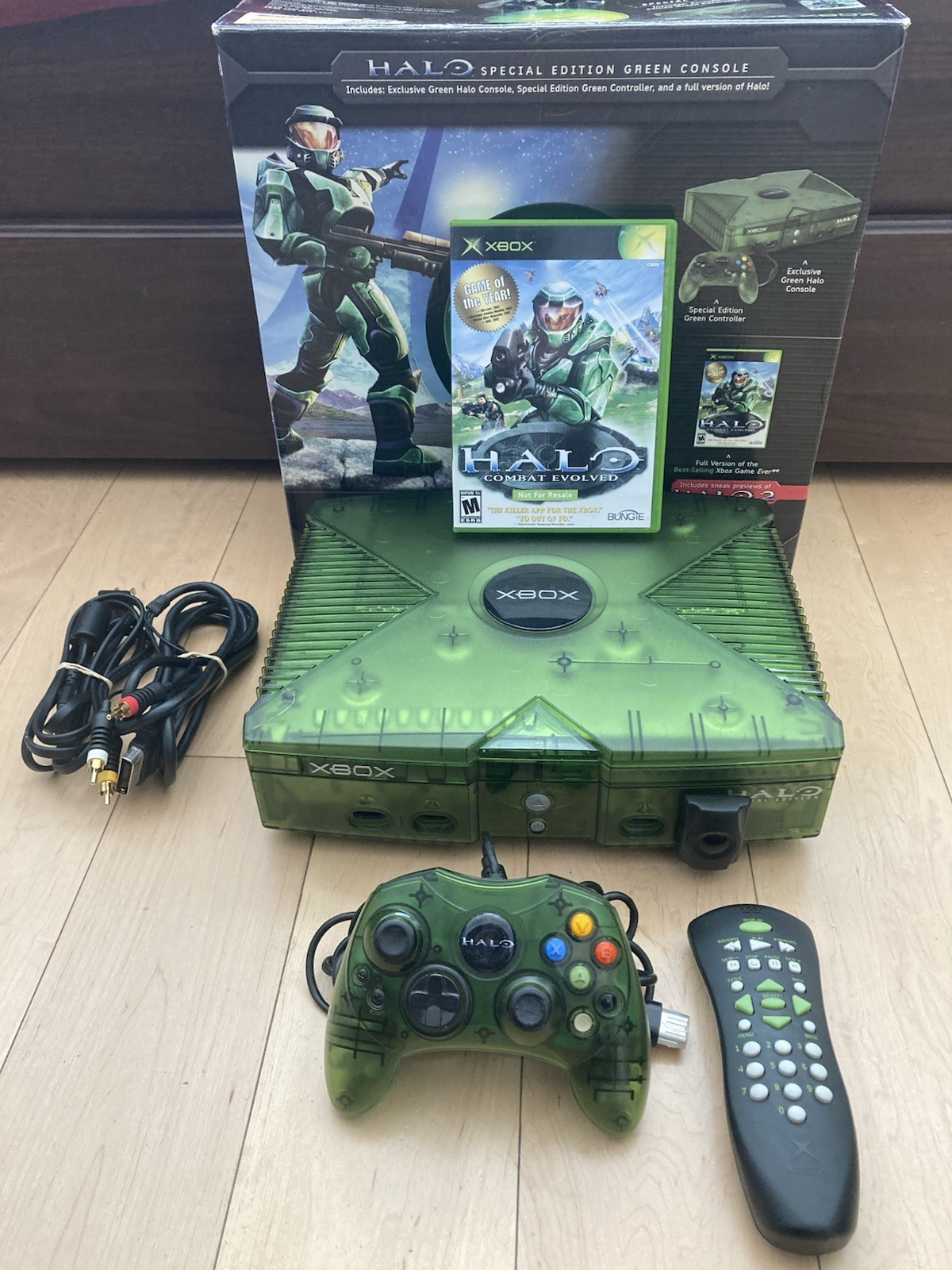 Microsoft Xbox Original: Halo Special Edition Console