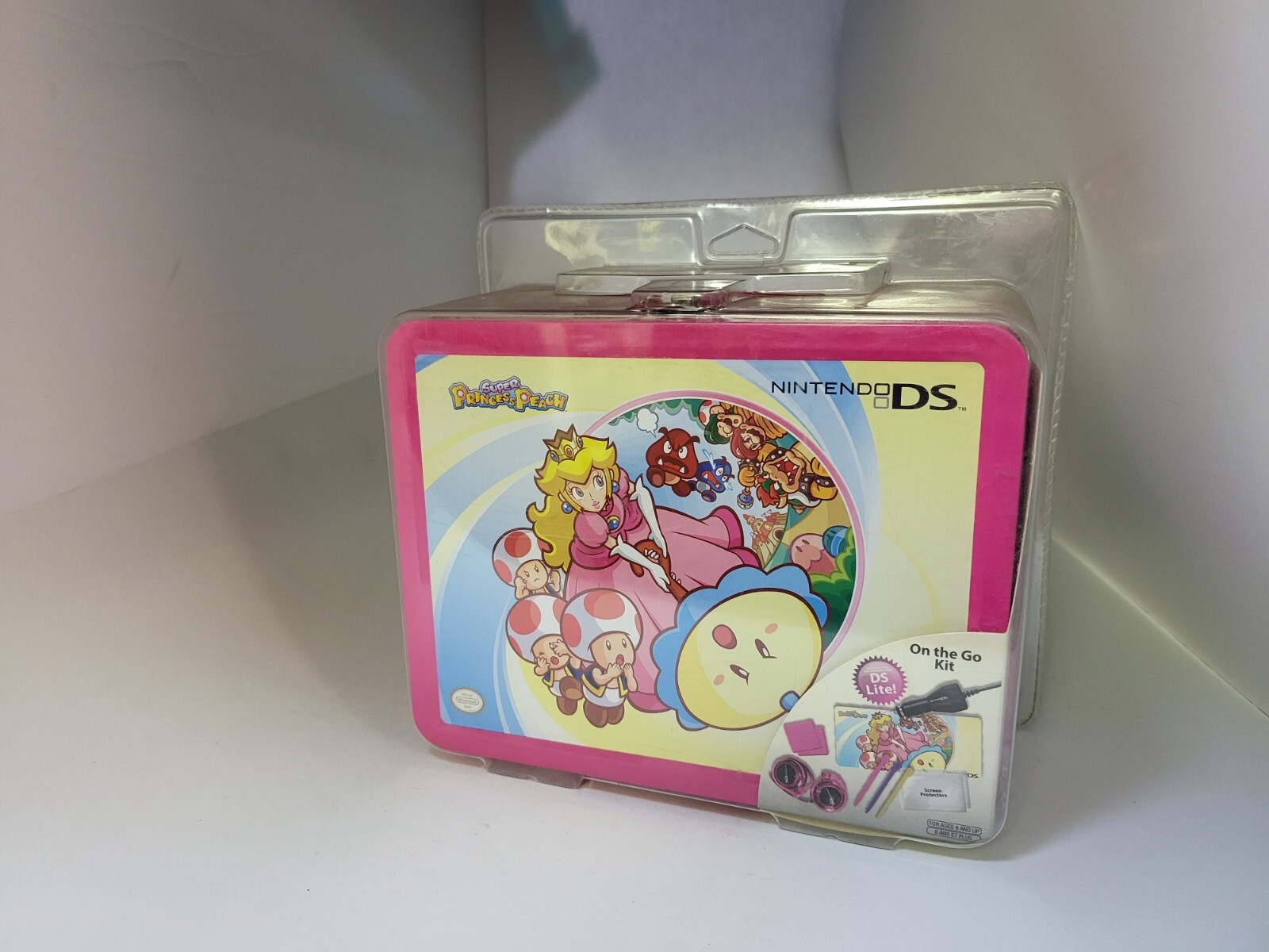MINT NEW Collectors 2007 Super Princess Peach Nintendo DS Lite Kit Lunch box
