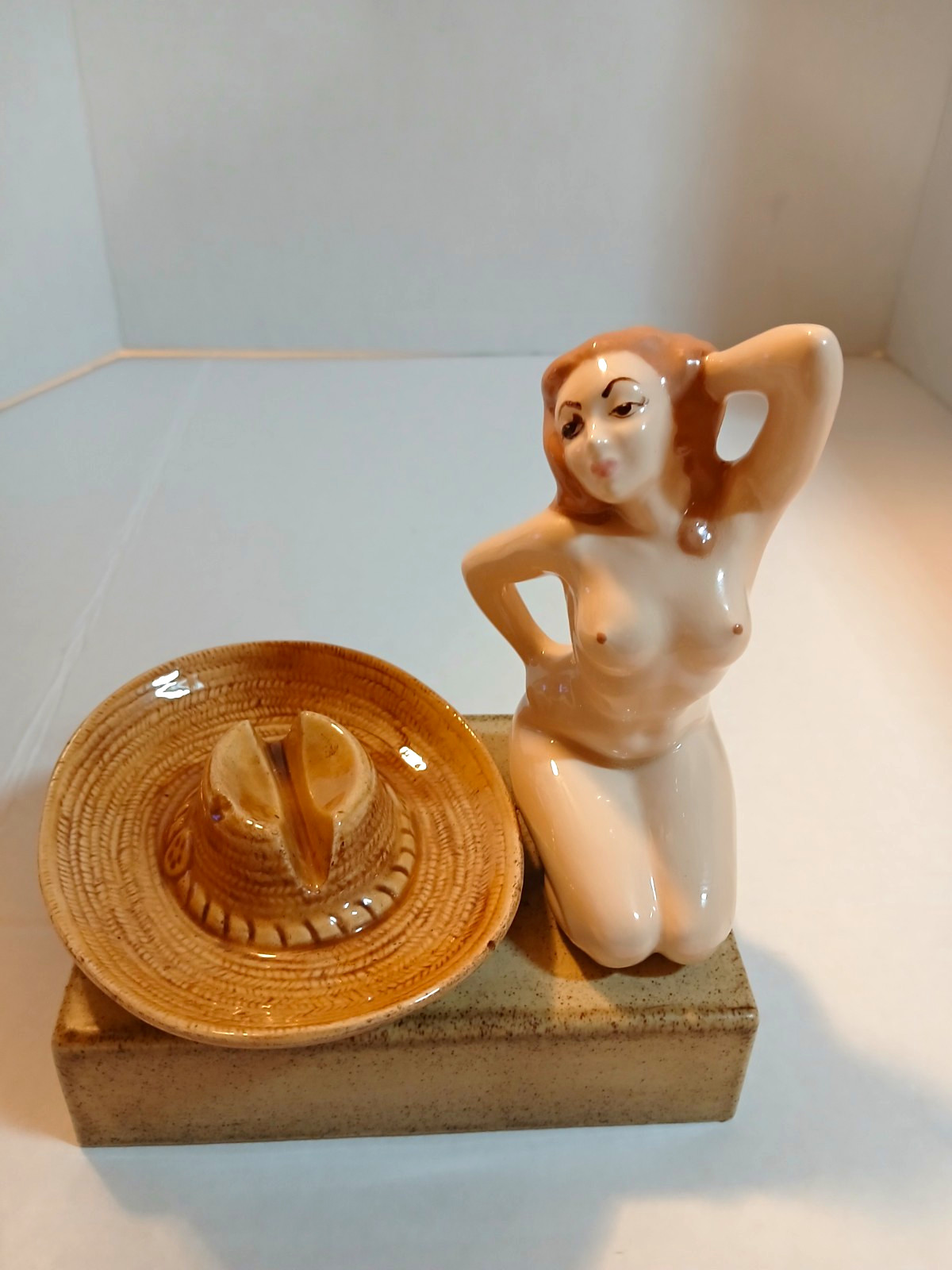 Vintage ashtray. Ceramic nude Lady sombrera retro art Deco. Southwestern décor.