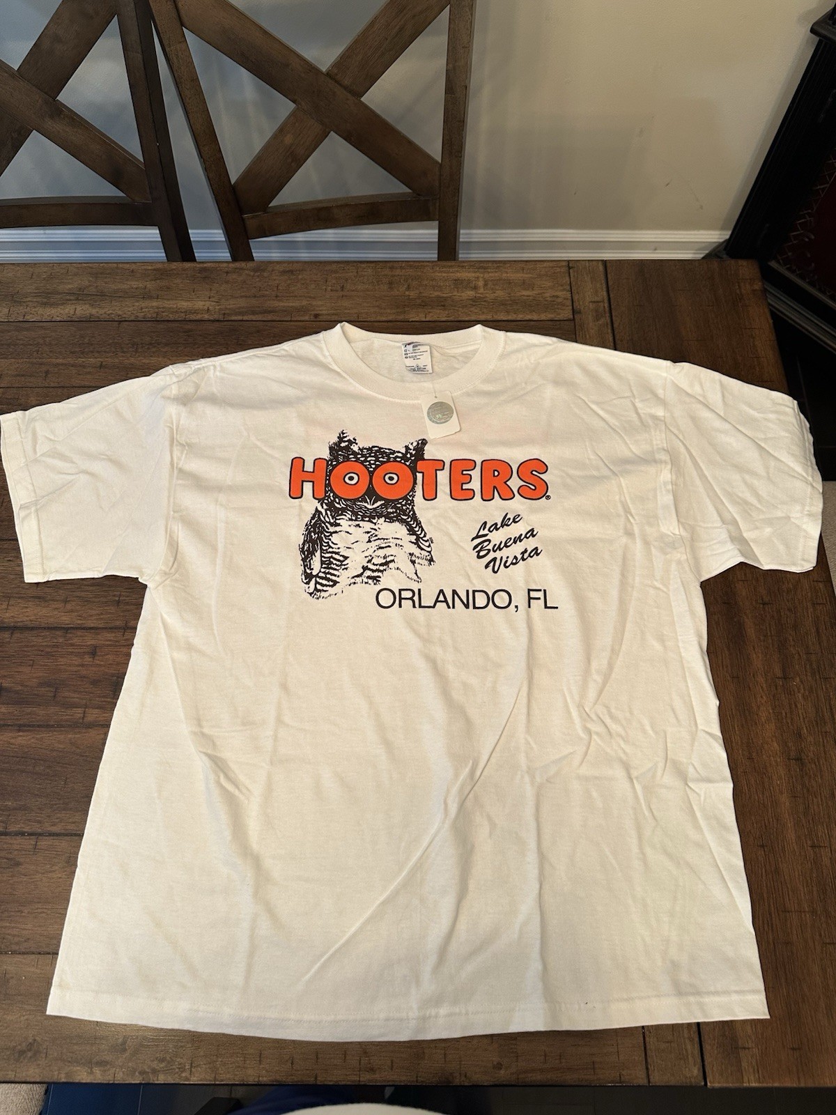 Vintage Hooters T-Shirt Orlando Florida Made in USA Size XL White Short Sleeve