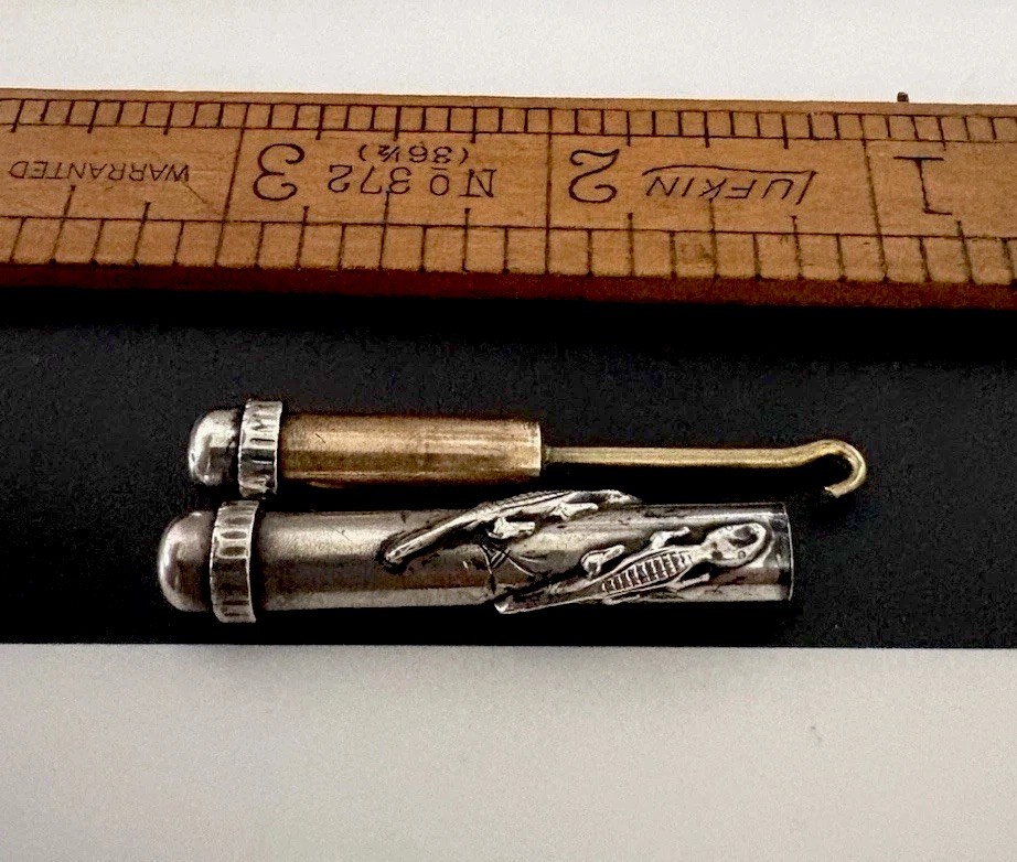 Antique Small Pocket Figural Sterling Button Hook Alligator Antique Small Pocket Figural Sterling Button Hook Alligator