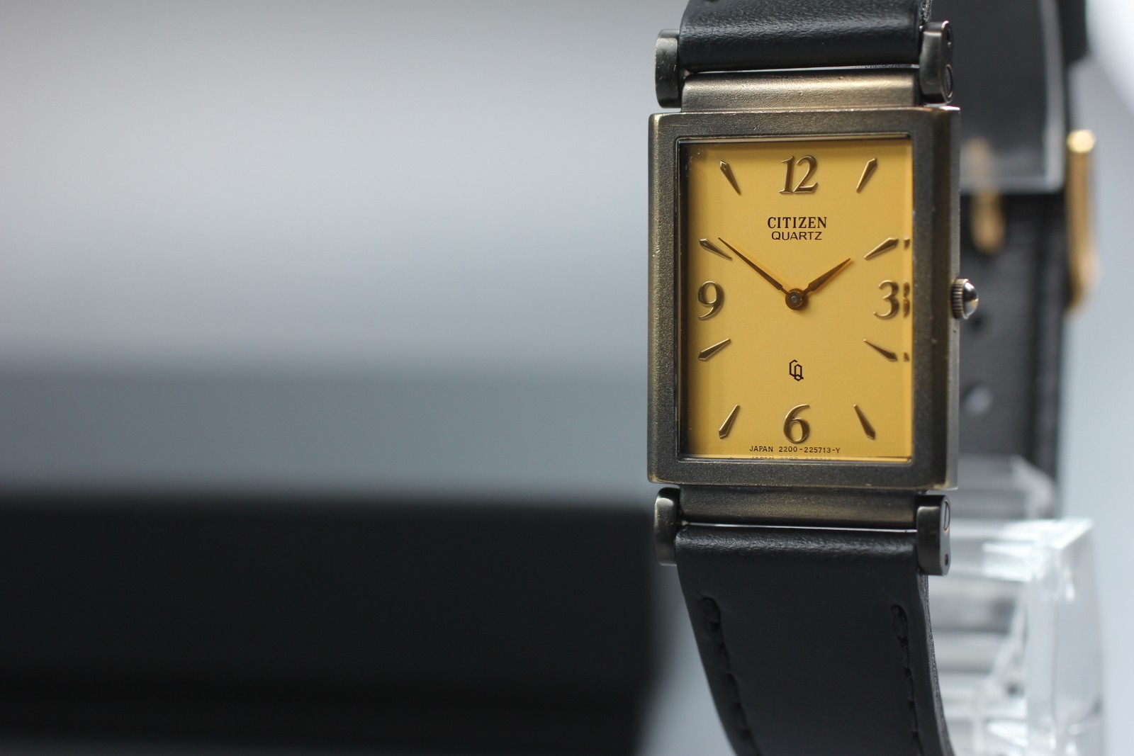 Vtg 1980s-1990s N MINT Quartz Tank Citizen 2200-223209 Gold Y Womens Watch JAPAN