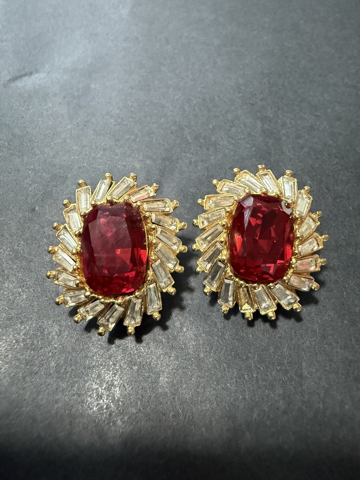 Christian Dior Authentic Vintage Ruby Crystal Gold Clip Earrings Excellent 
