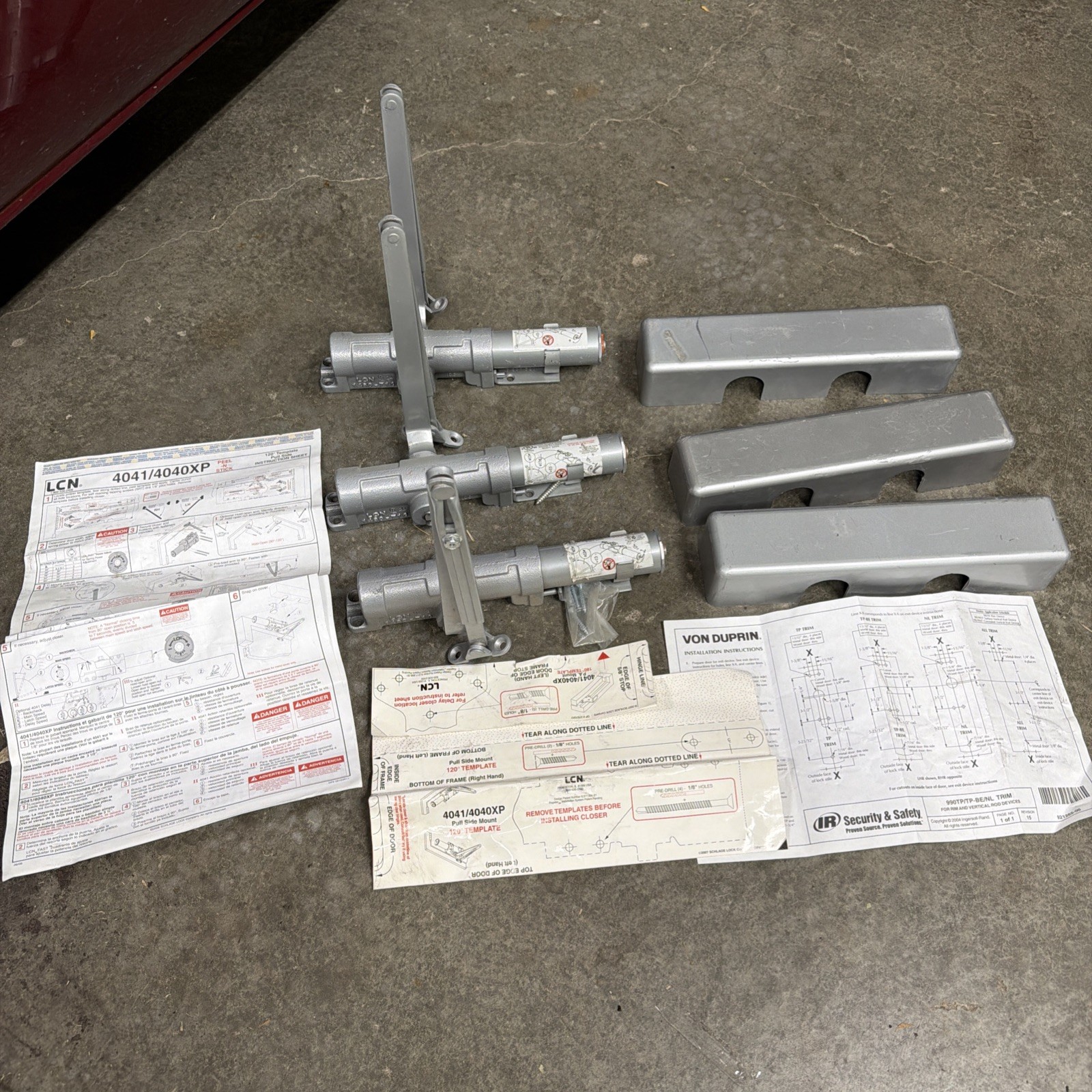 3 LCN 1461DA Listed Door Closers, Arm 320 G, Series 1460-71 G with covers 3 LCN 1461DA Listed Door Closers, Arm 320 G, Series 1460-71 G with covers