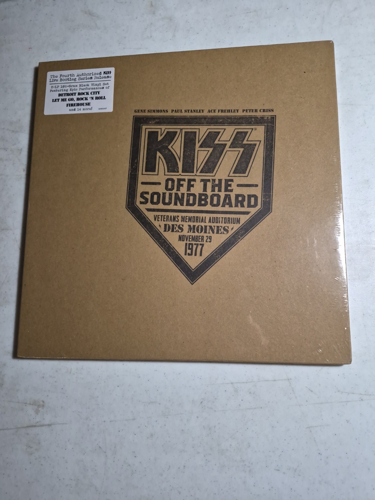 Kiss-Off the Soundboard: Live in Des Moines 1977 (2xLP, 2022)