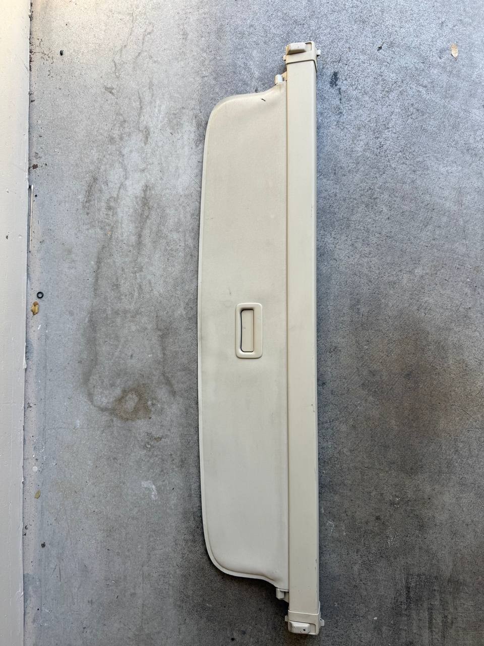 2010-2017 Volvo XC60 OEM Cargo Cover Retractable Privacy Shade Beige 39823856
