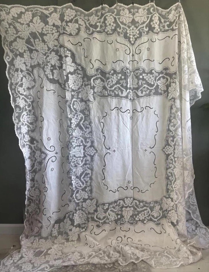 Antique Handmade Filet Lace Tablecloth c1900 Antique Handmade Filet Lace Tablecloth c1900