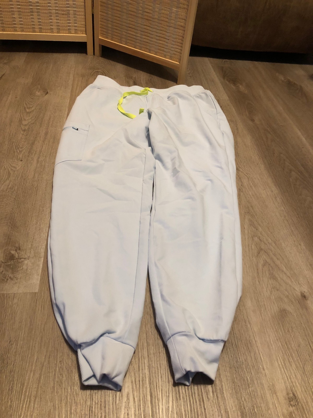 FIGS Scrubs Pants Bottoms Jogger Slate Light Blue Gray PO#5543 Medium M (M209) FIGS Scrubs Pants Bottoms Jogger Slate Light Blue Gray PO#5543 Medium M (M209)