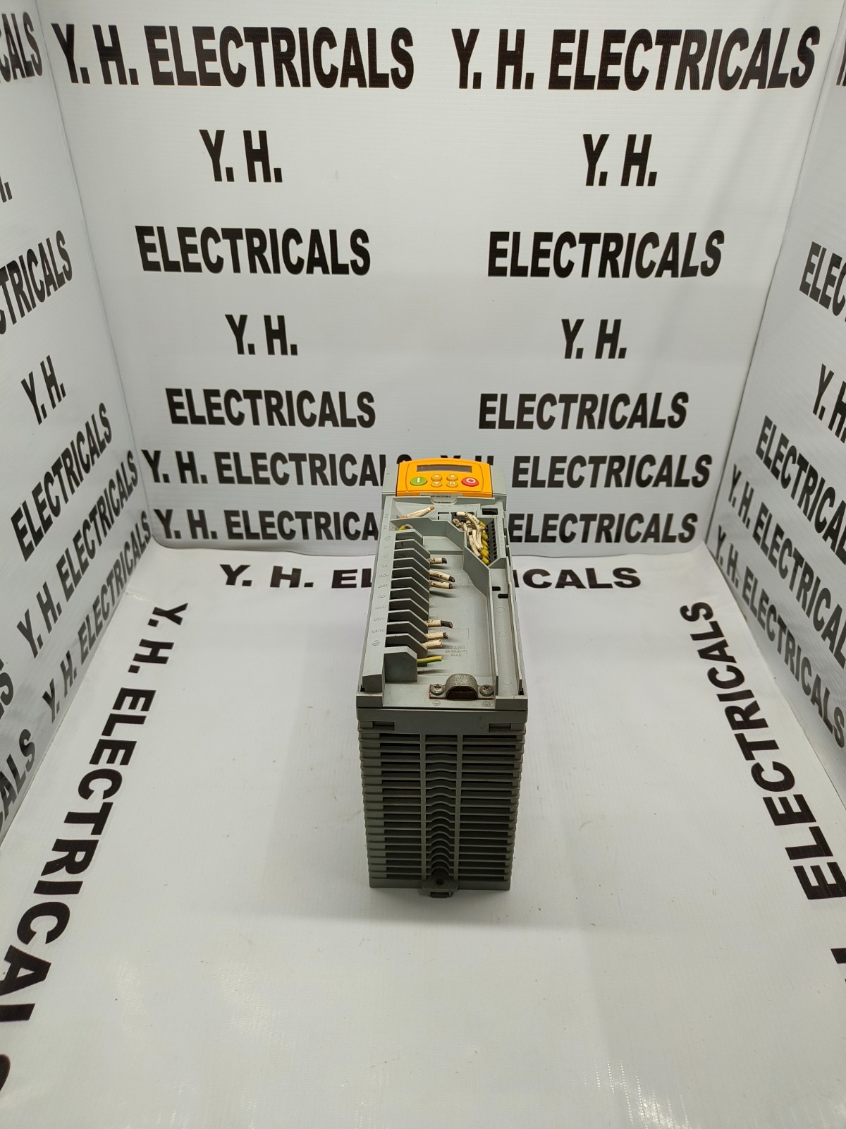 PARKER 650V/055/400/0/00/DISPR/UK/RS0/0 SERVO DRIVE( USED CONDITION ) PARKER 650V/055/400/0/00/DISPR/UK/RS0/0 SERVO DRIVE( USED CONDITION )