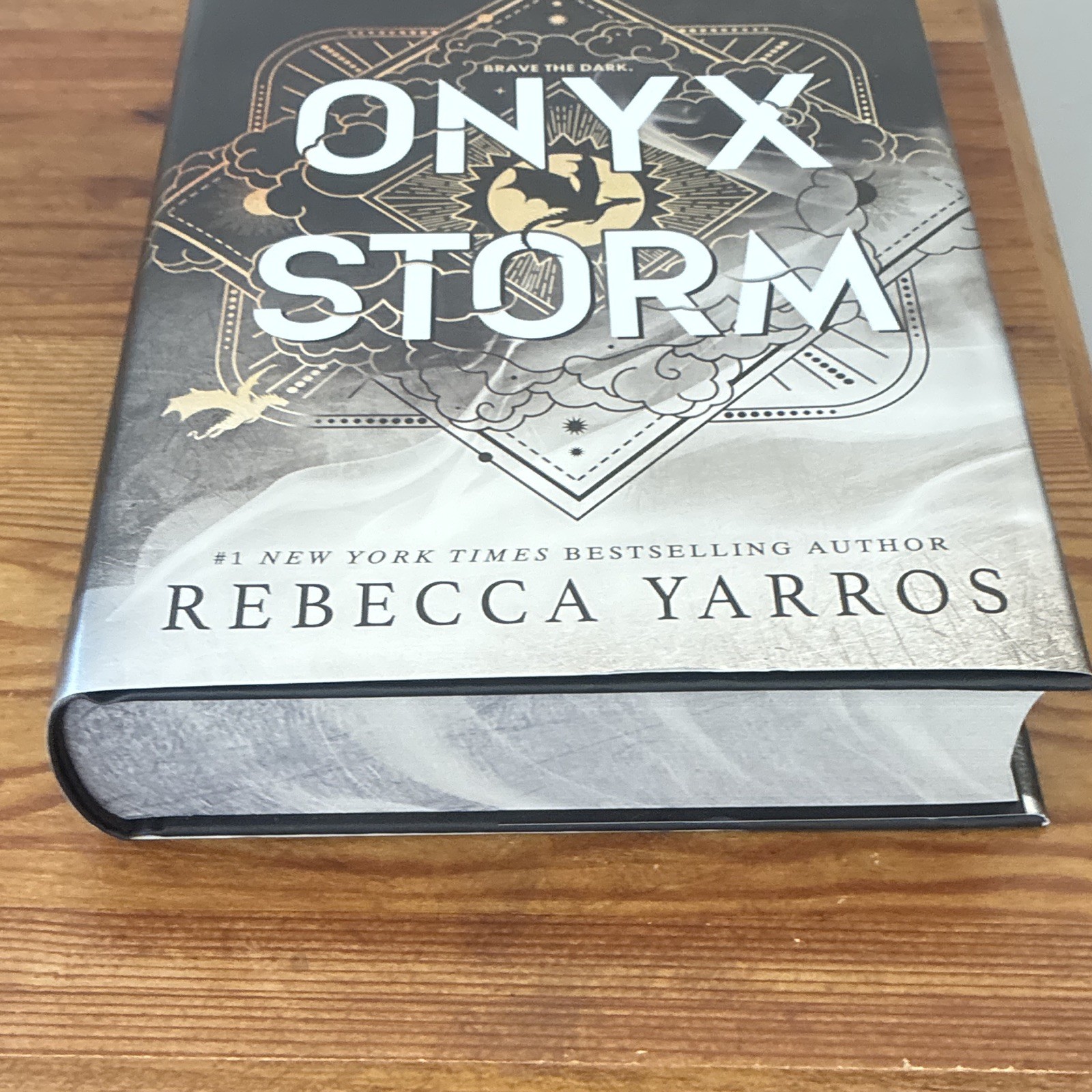 Onyx Storm (Deluxe Limited Edition) by Rebecca Yarros (2025, Hardcover) 1st/1st