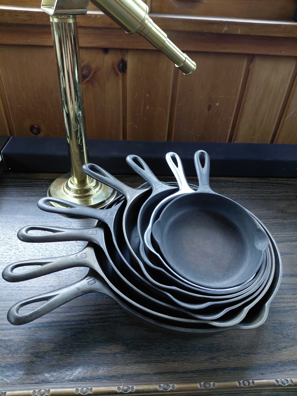 Griswold\'s skillet set small logo three through ten, early handle. Griswold\'s skillet set small logo three through ten, early handle.