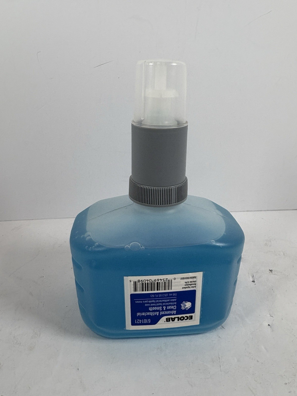 ECOLAB 6101421 - Advanced Antibacterial Clean & Smooth - 750 mL (25.3 US FL OZ) ECOLAB 6101421 - Advanced Antibacterial Clean & Smooth - 750 mL (25.3 US FL OZ)