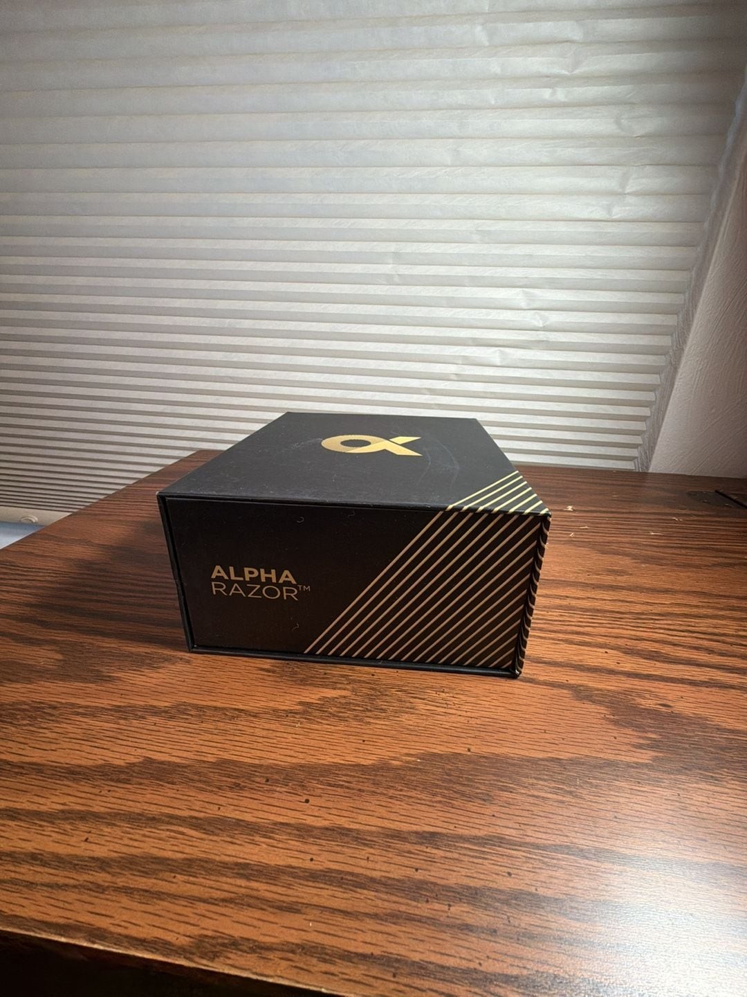 Alpha Razor 6-Blade Electric Razor Alpha Razor 6-Blade Electric Razor