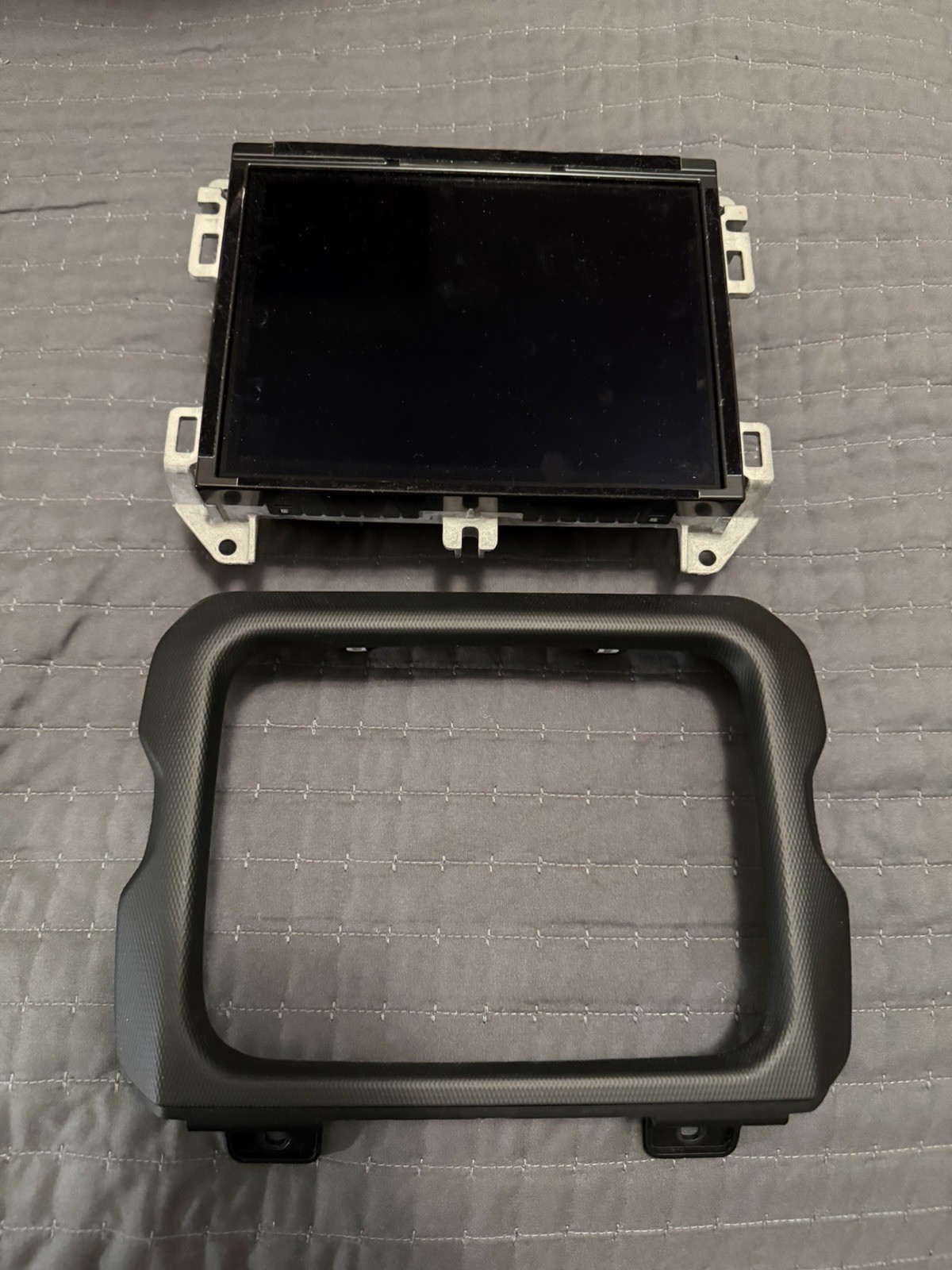 Mopar Uconnect 8.4” Touch Screen from a 2022 Jeep Wrangler w/bezel Mopar Uconnect 8.4” Touch Screen from a 2022 Jeep Wrangler w/bezel