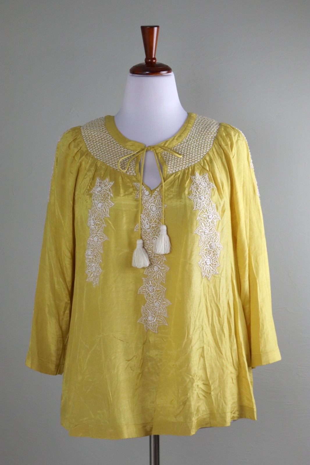 SOFT SURROUNDINGS NWT $110 Lauralin Embroidered Top in Spicy Mustard Size Large