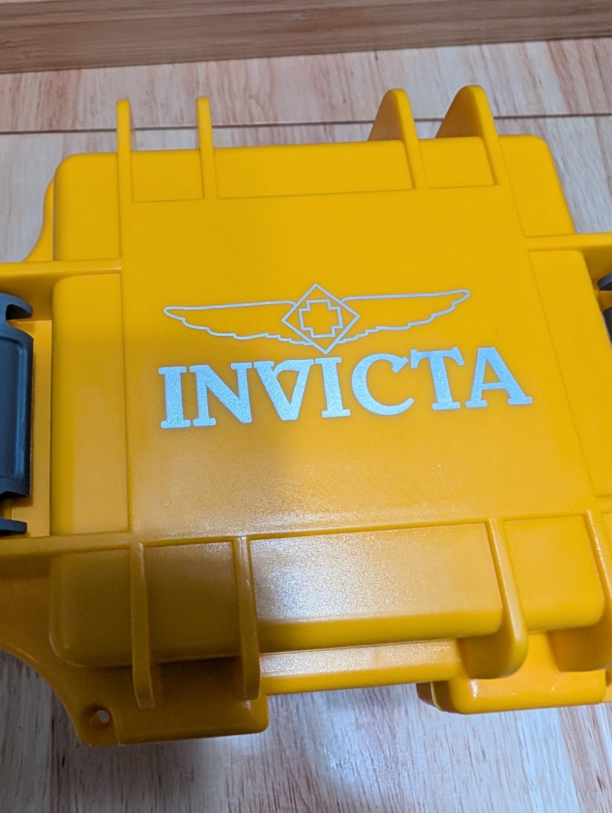 invicta carbon hawk reserve