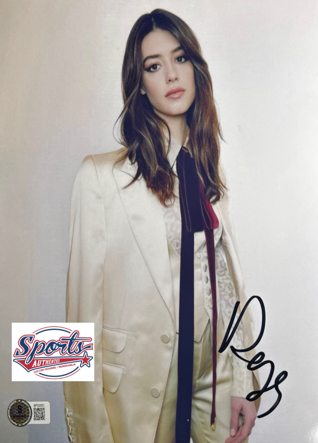 Daisy Edgar Jones Signed 8x10 Photo BAS 8P02051