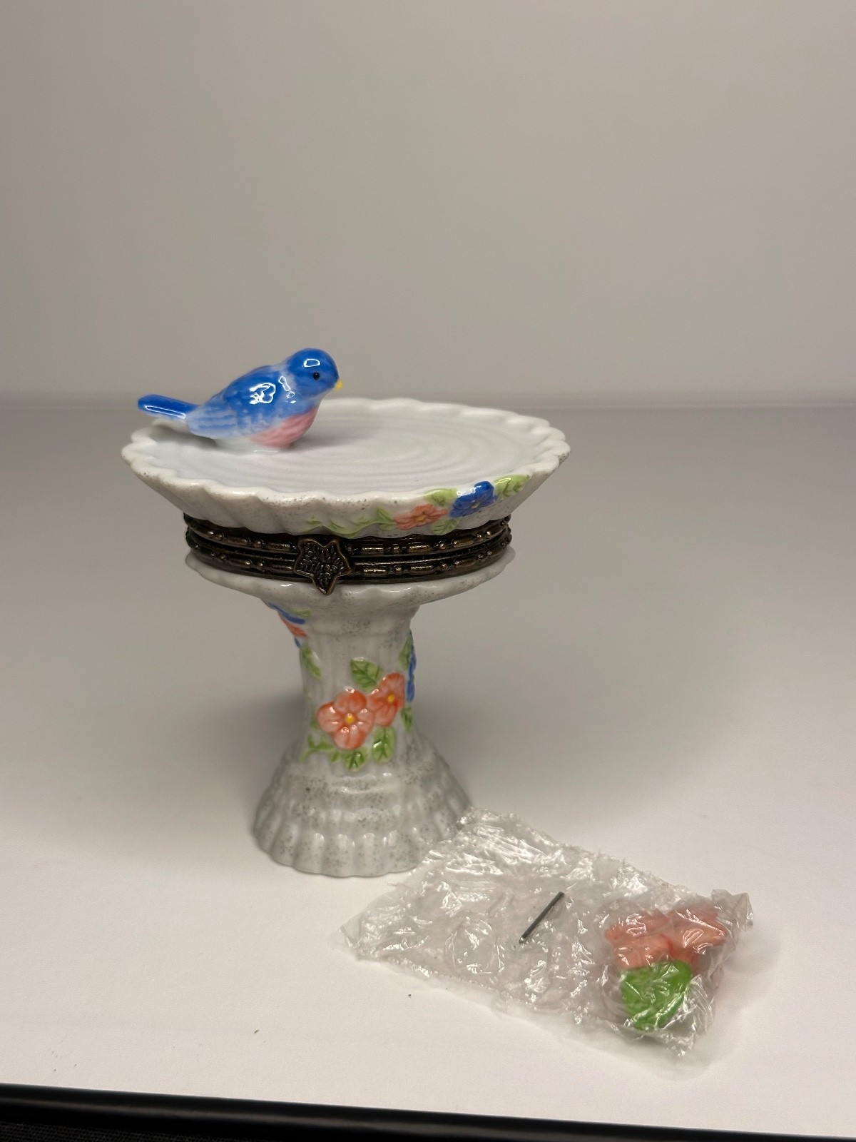 VTG Midwest PHB Gardening Club BLUE BIRD BATH Porcelain Hinged Trinket Box