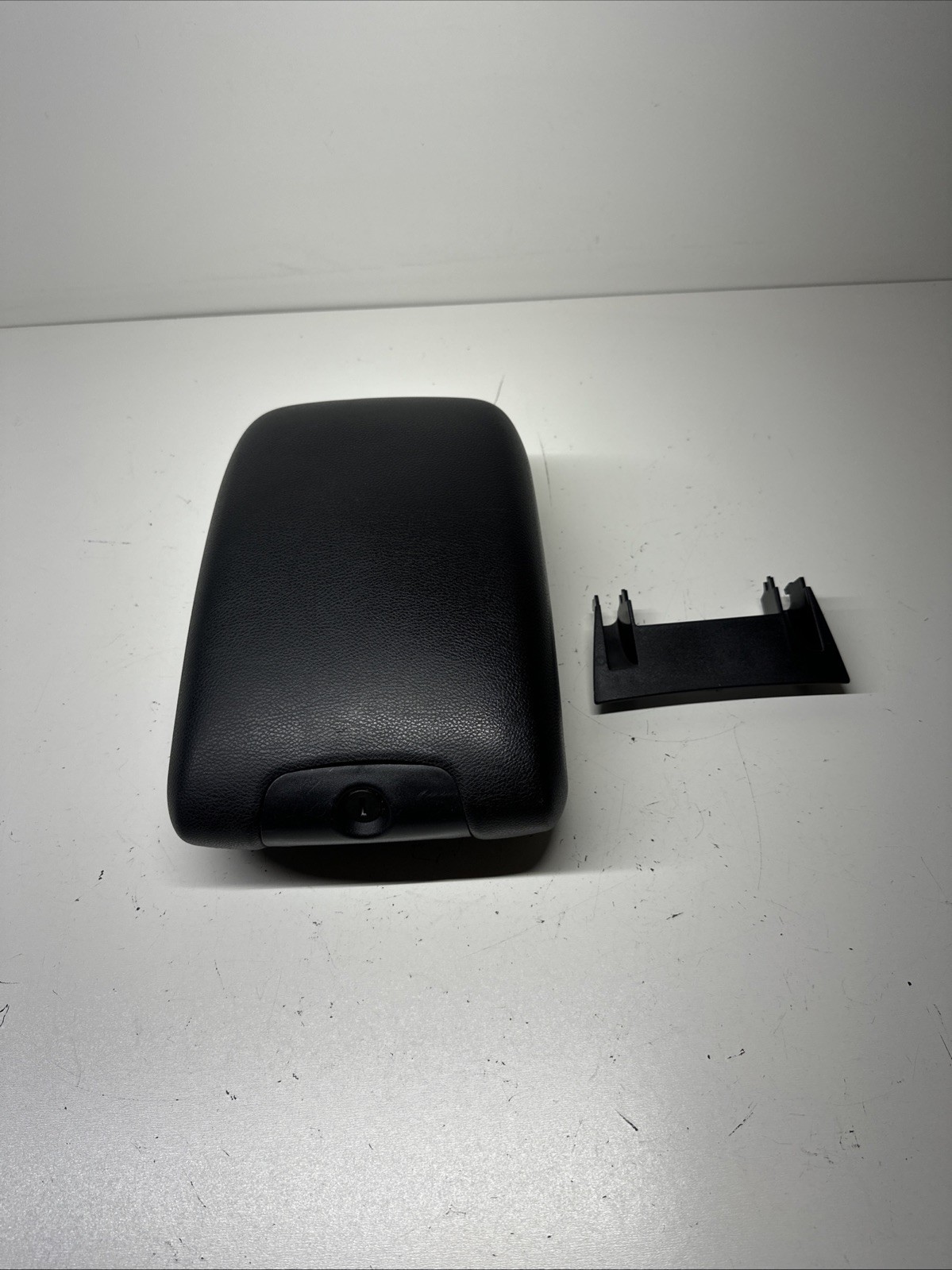 11-18 Jeep Wrangler JK Black Floor Center Console Armrest Lid Panel OEM Factory