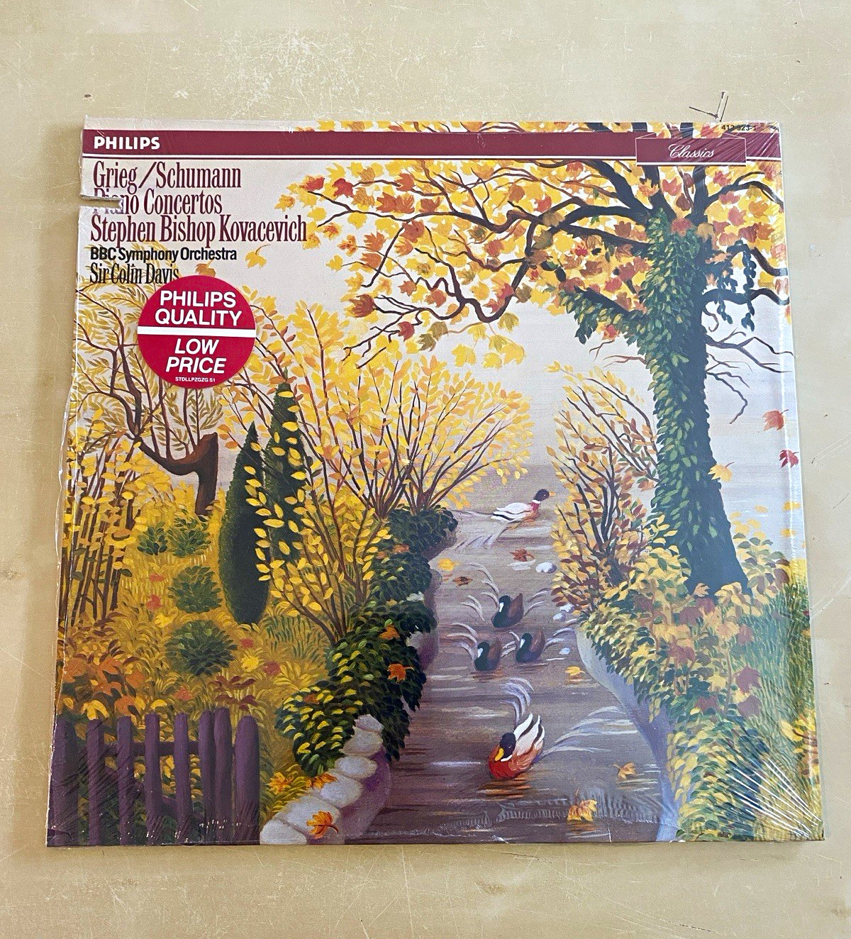 Grieg/Schumann Piano Concertos – Philips Sealed LP (Cutout) Kovacevich/Davis Grieg/Schumann Piano Concertos – Philips Sealed LP (Cutout) Kovacevich/Davis