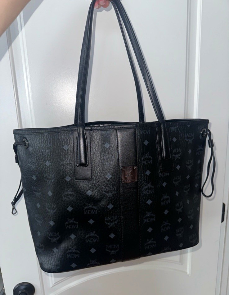MCM Authentic Reversible Liz Shopper In Visetos SZ M MCM Authentic Reversible Liz Shopper In Visetos SZ M