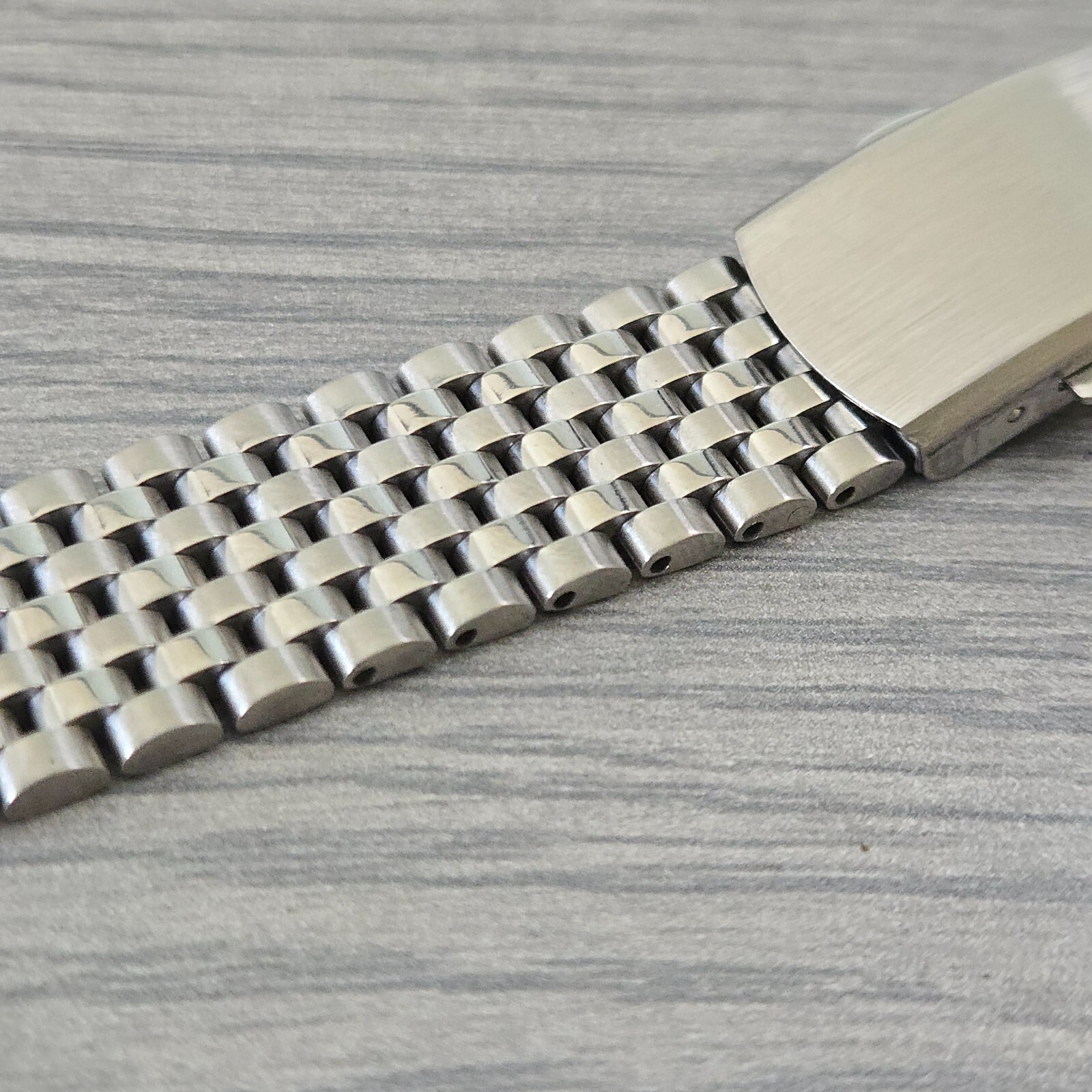 Rare and beautiful stainless steel watch bracelet/watch band 18mm