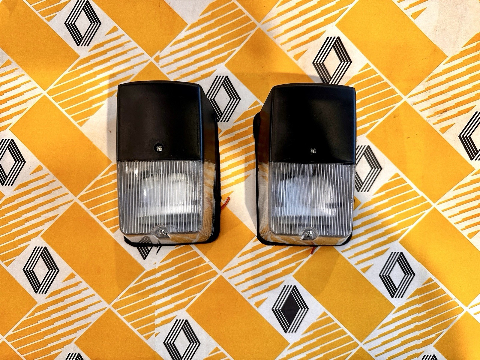 Renault R5 / LeCar / Turbo 1 / Turbo 2 Reverse License Plate Lights Renault R5 / LeCar / Turbo 1 / Turbo 2 Reverse License Plate Lights