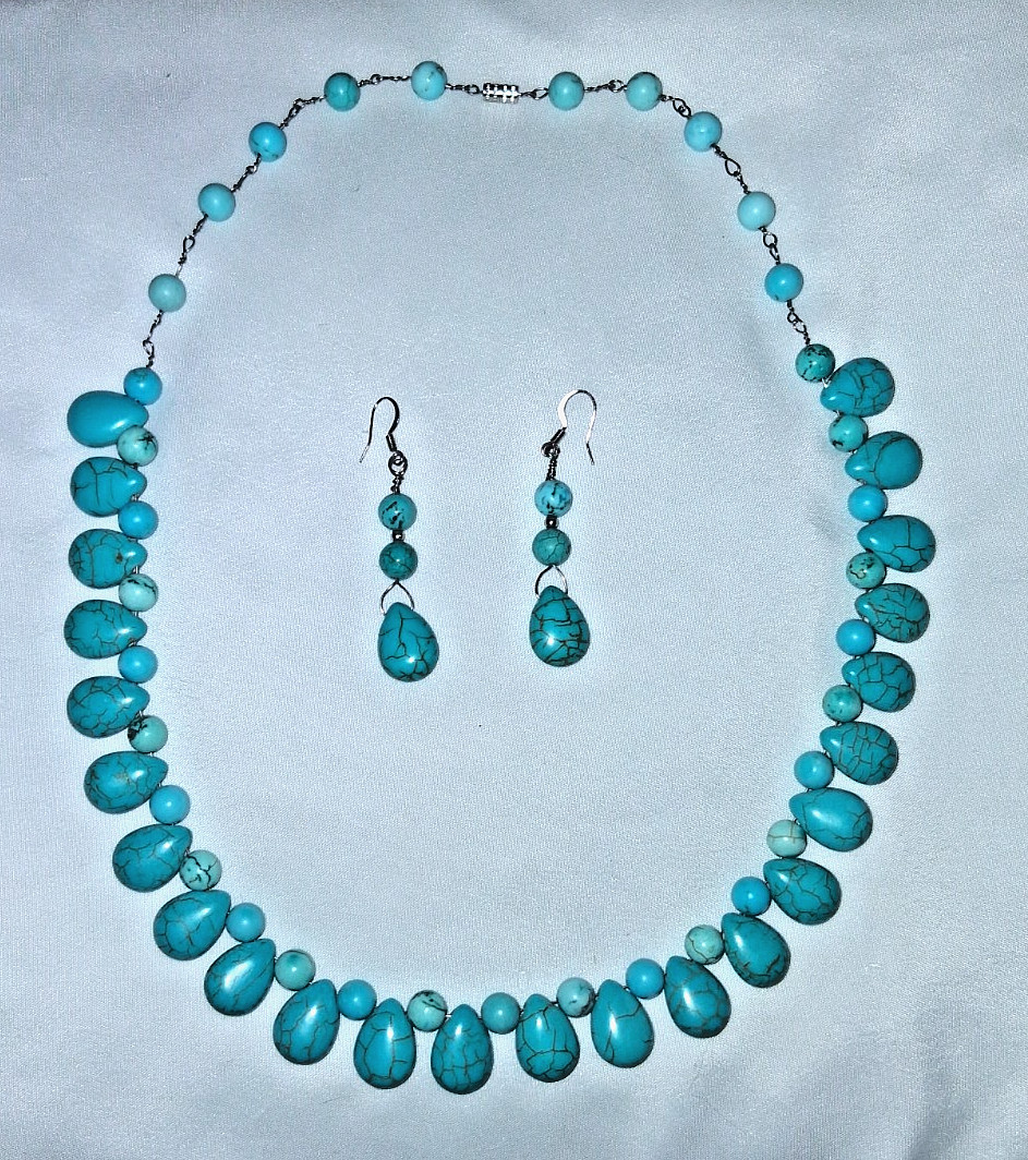 Turquoise Handmade Artisan Necklace with Matching Earrings Turquoise Handmade Artisan Necklace with Matching Earrings