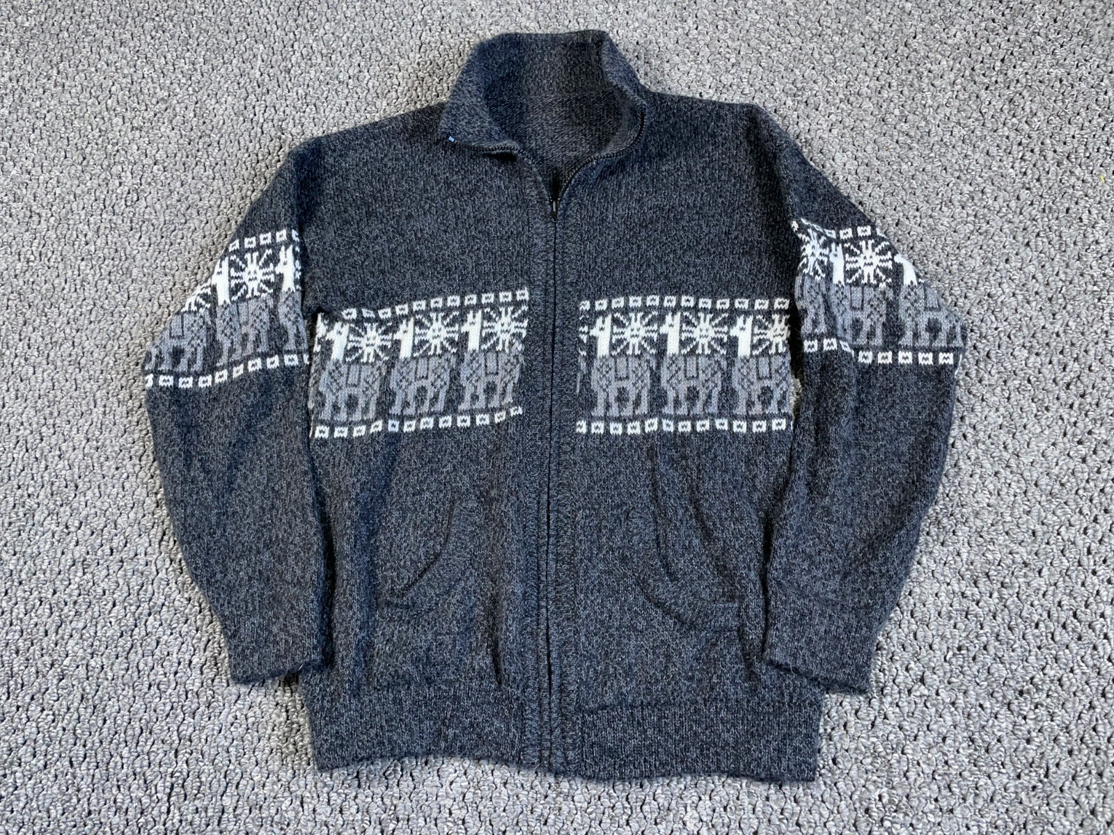 Icelandic Style Collared Full Zip Sweater Men\'s Medium Gray Camel Pattern