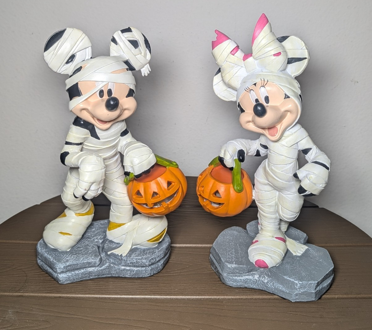 Mickey Mouse + Minnie Mouse Halloween Mummy Light up Statue Disney Lot Pair DIG Mickey Mouse + Minnie Mouse Halloween Mummy Light up Statue Disney Lot Pair DIG