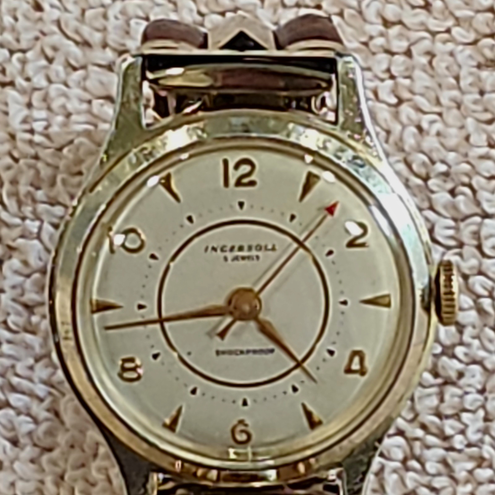  Mens Ingersoll  Field Manual Wind Old Vintage Watch runs good looks good 