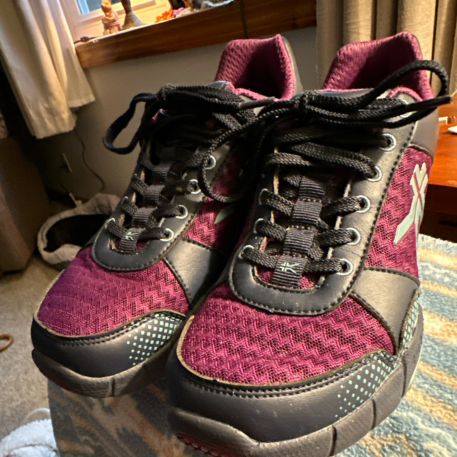 KURU Quantum Women’s Low Top Lace-Up Athletic Sneakers Purple/Black/Gray KURU Quantum Women’s Low Top Lace-Up Athletic Sneakers Purple/Black/Gray