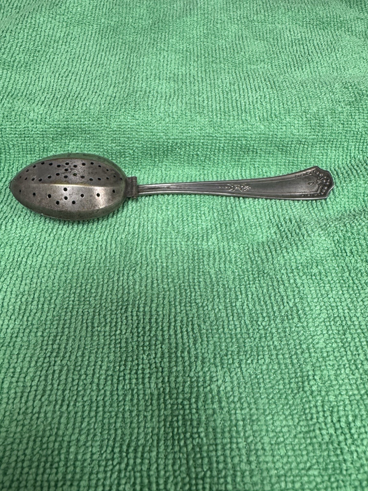Antique N.S. & Co Sheffield EPNS Silverplate Hinged Tea Infuser Strainer Floral