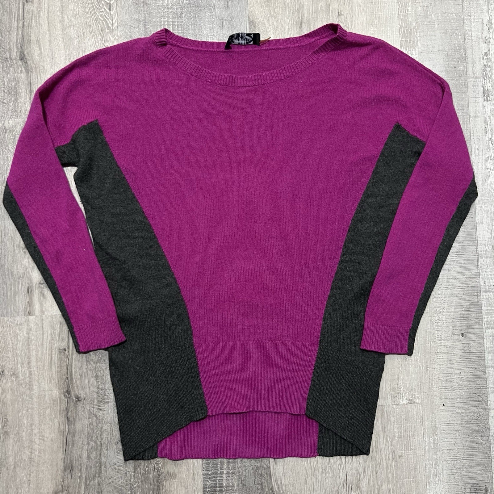 Magaschoni New York Cashmere Magenta Dark Grey Long Sleeve Pull Over Sweater M