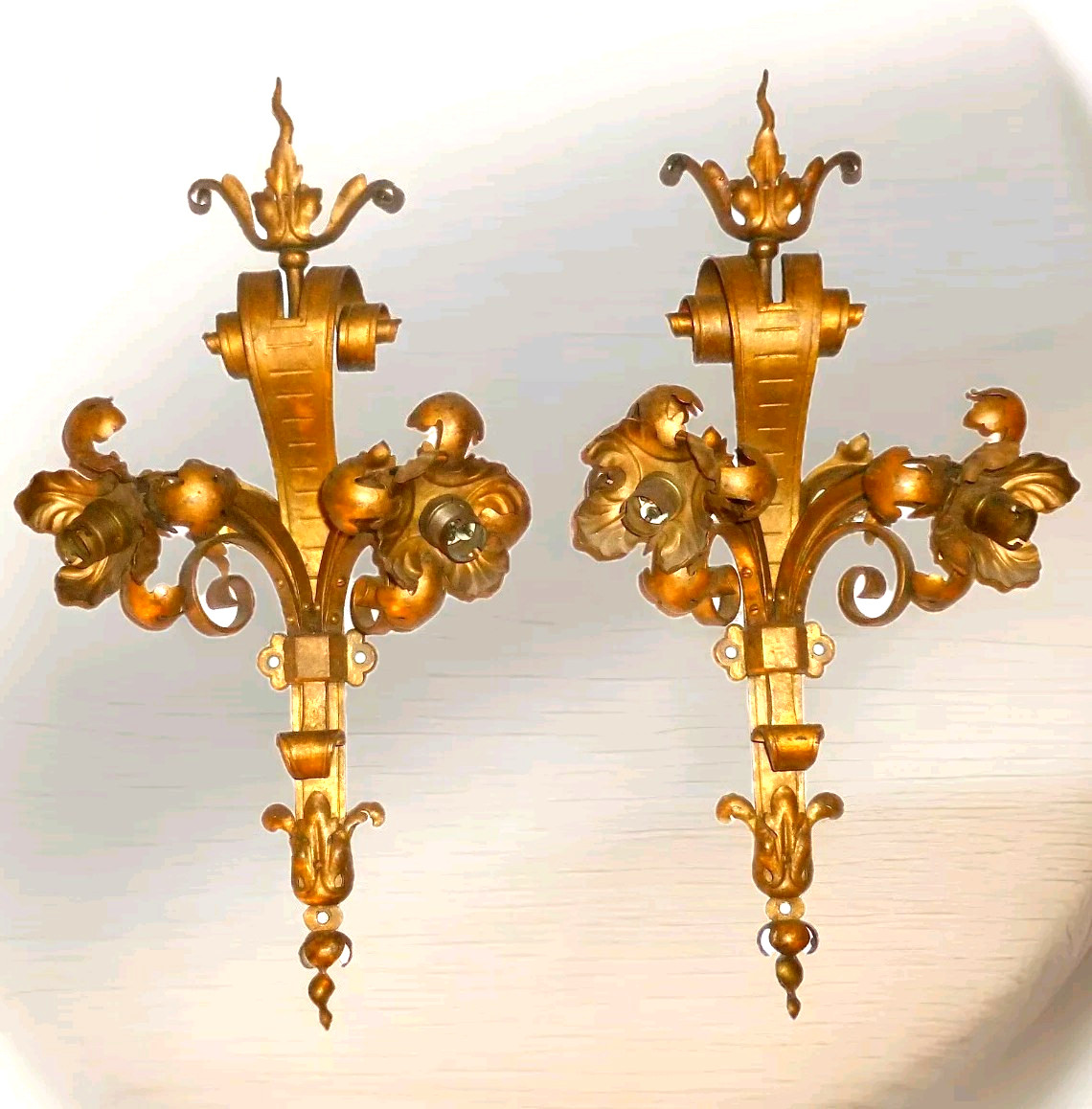 PAIR OF LARGE STUNNING RARE ANTIQUE ITALIAN FLORENTINE GILDED TOLE SCONCES 23
