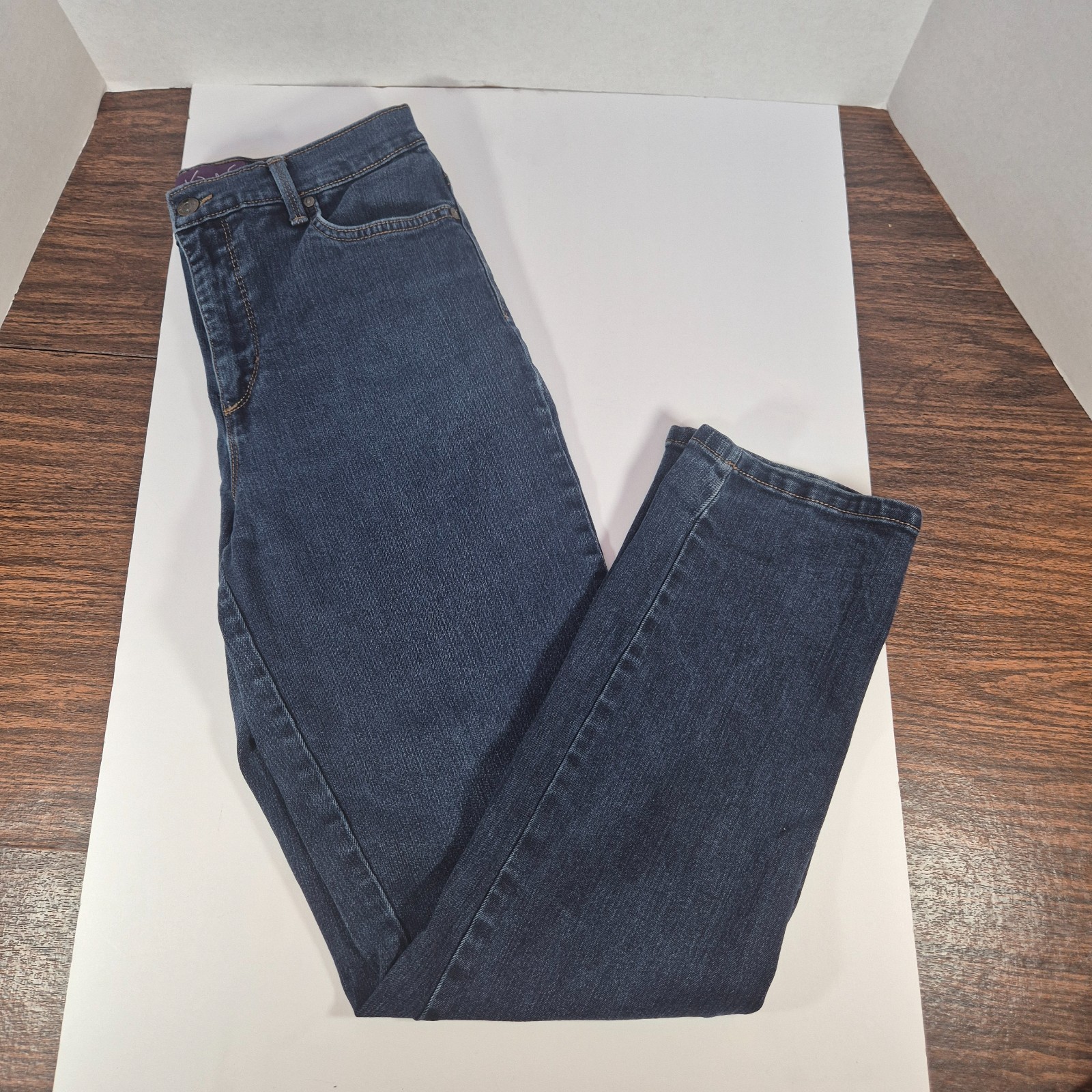 Gloria Vanderbilt Amanda Womens Jeans - Size 8 Average - Straight Leg